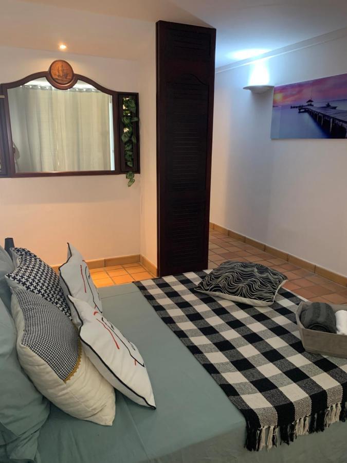 Apartmán La Fraiche Rose La Trinité Exteriér fotografie